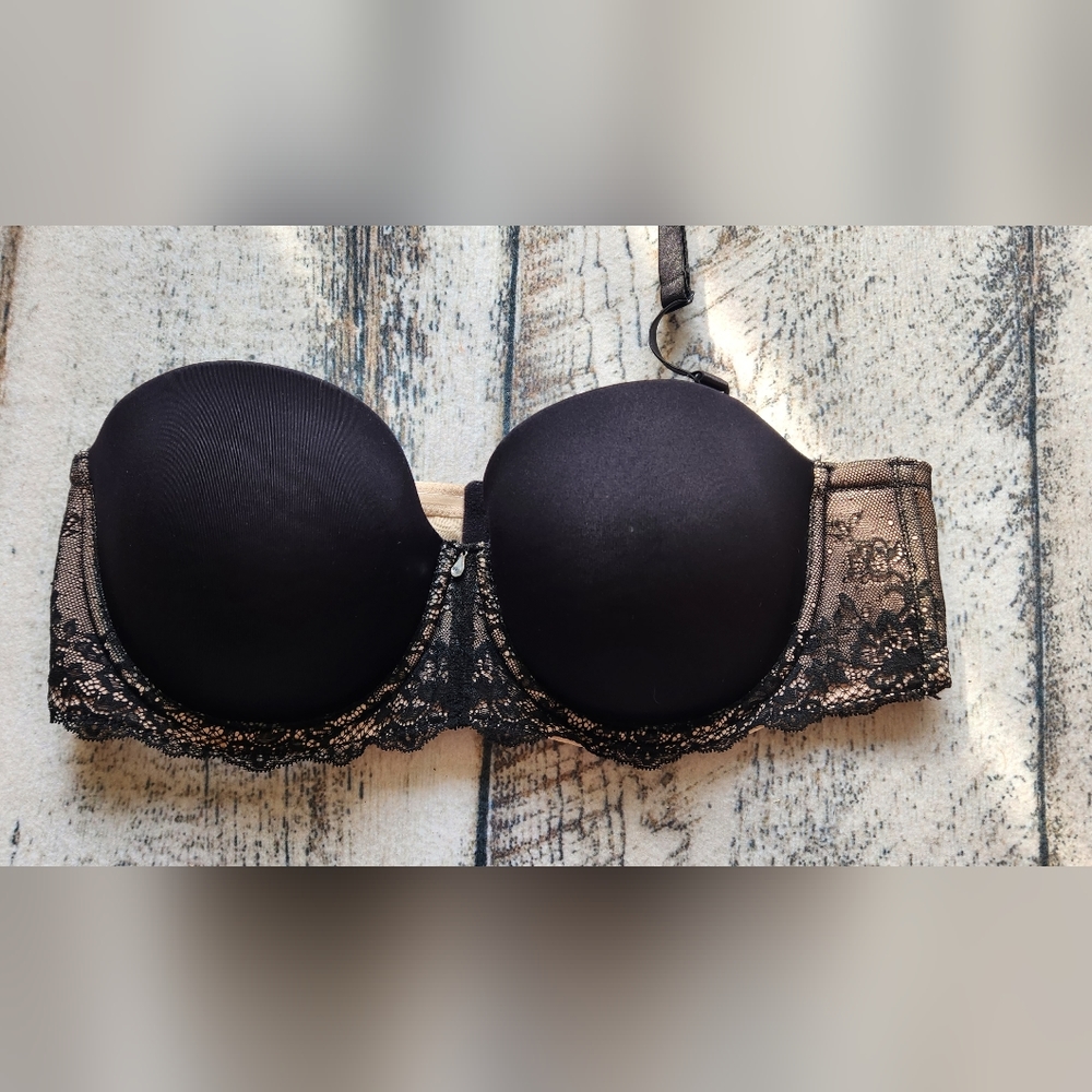 Black lace strapless torrid 40C